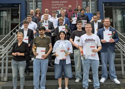 Fachhochschulreife mit Schwerpunkt Informations- und Metalltechnik gefeiert